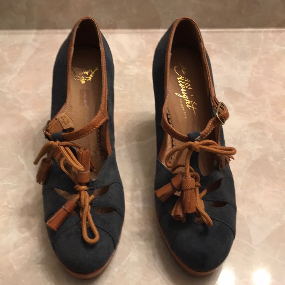 Miss Albright Suede Pump